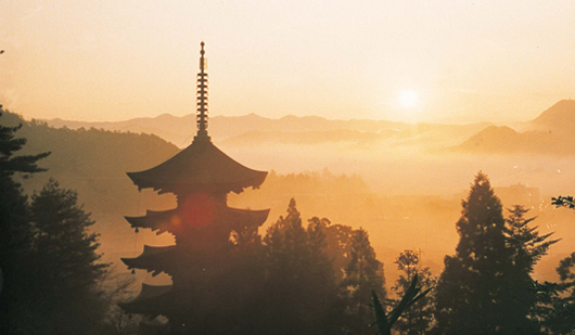 瑠璃光寺五重塔
